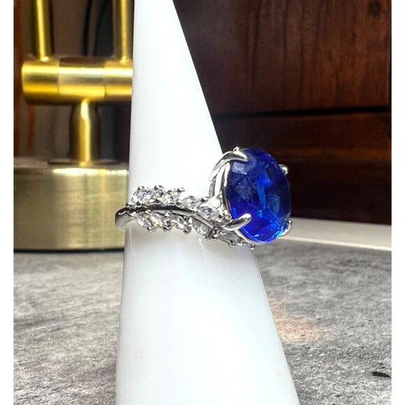 Ring Bomb Party Ring, NWOT, size 6 - Picture 3 of 7